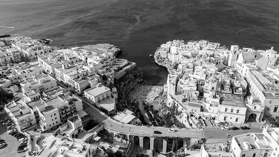 polignano_a_mare https://gruppoperula.com/wp-content/uploads/2025/08/polignano_a_mare.jpg